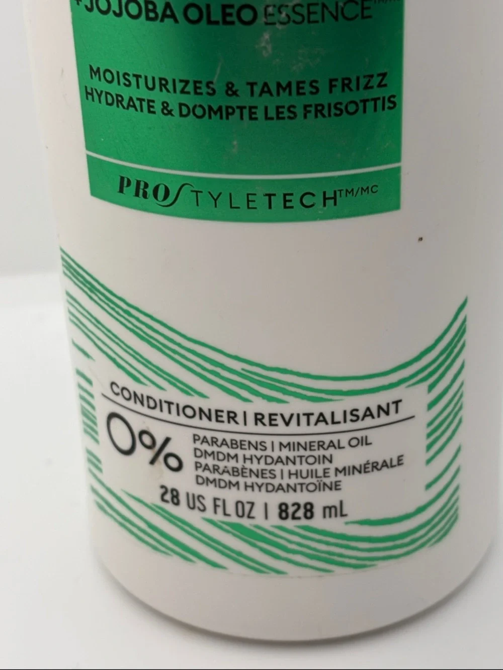 Tresemme Effortless Waves Conditioner Jojoba Oloe Essence 28 US FL oz new